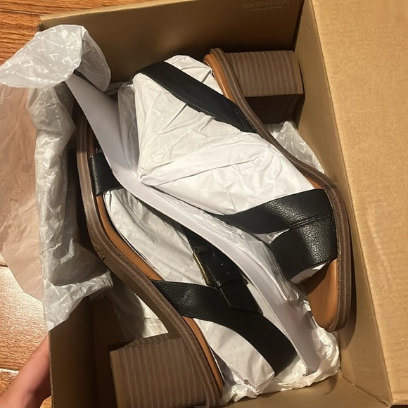 NWT Black Zodiac Ivy sandals - Picture 2 of 5